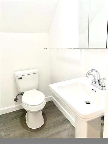 2232 Franklin Ave #A — Photo 8