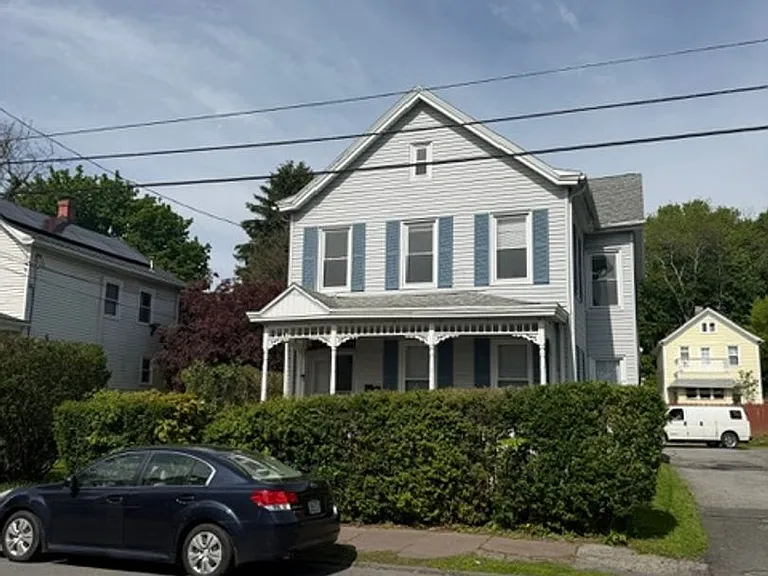 13 2nd Ave — Photo 13