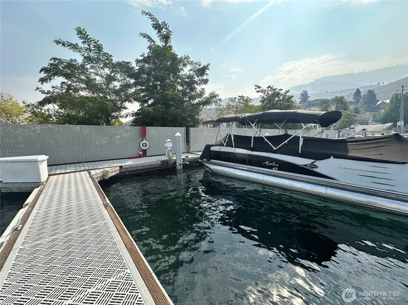 1240 W Woodin Avenue #A-11, Chelan, WA 98816