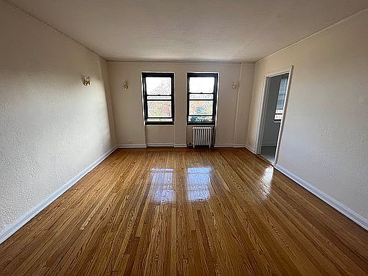 3rd image of 2728 Henry Hudson Pkwy APT B54