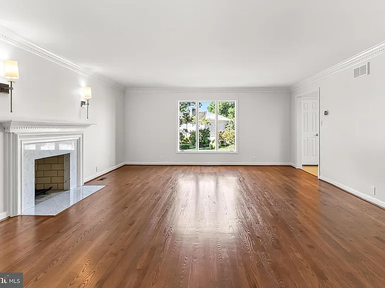 6294 Dunaway Ct — Photo 9