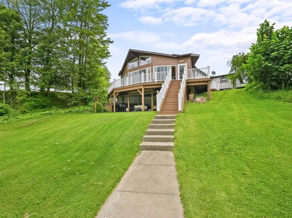 5801 Platz Rd, Fairview, PA 16415