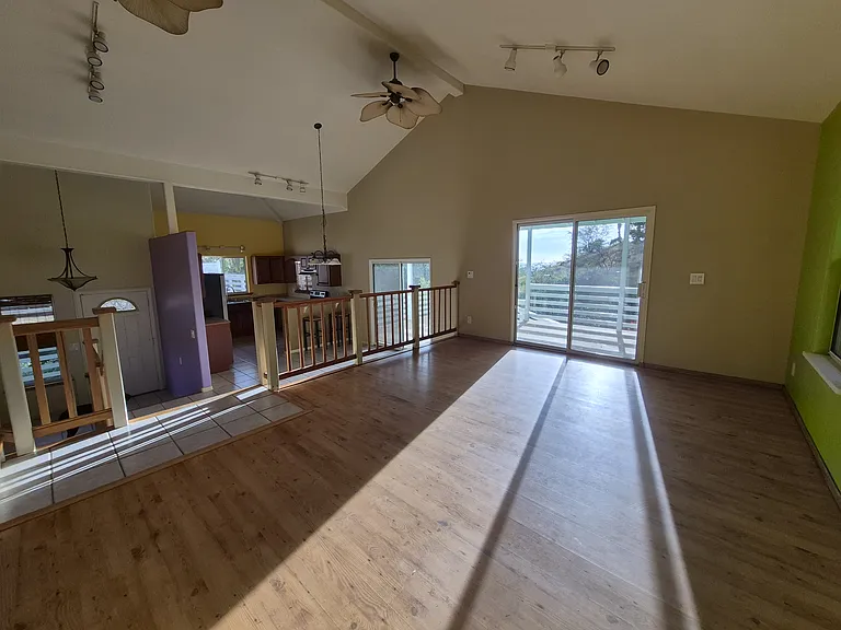 Doors to lanai from living room