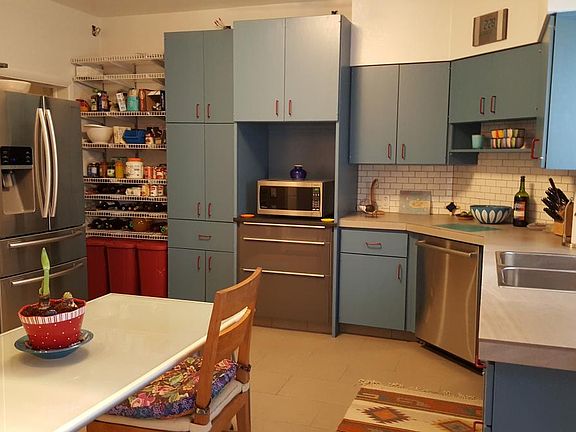 Newly remodeled, updated kitchen