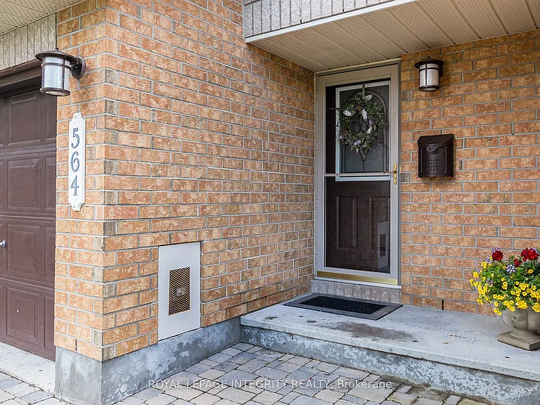 564 Renaissance Dr — Photo 11