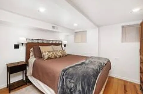 1414 W Fletcher St #1R — Photo 3