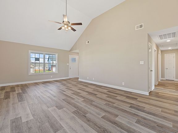 5th image of 326 Cedar Springs