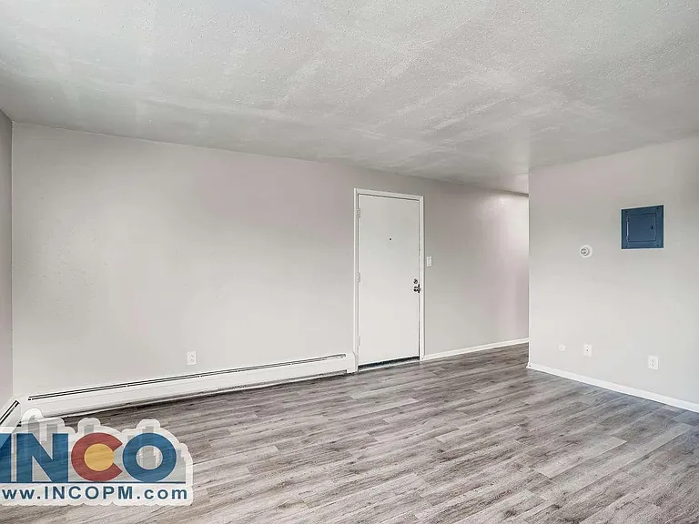 3310 S Grant St — Photo 2