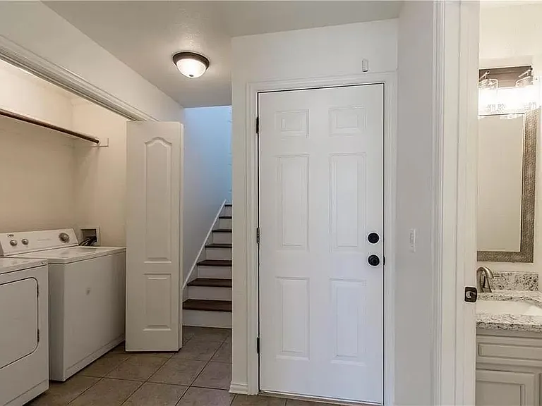 774 W Breeze Cv — Photo 21
