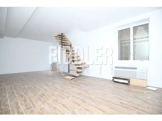 Rented by Fiddler Realty | media 22