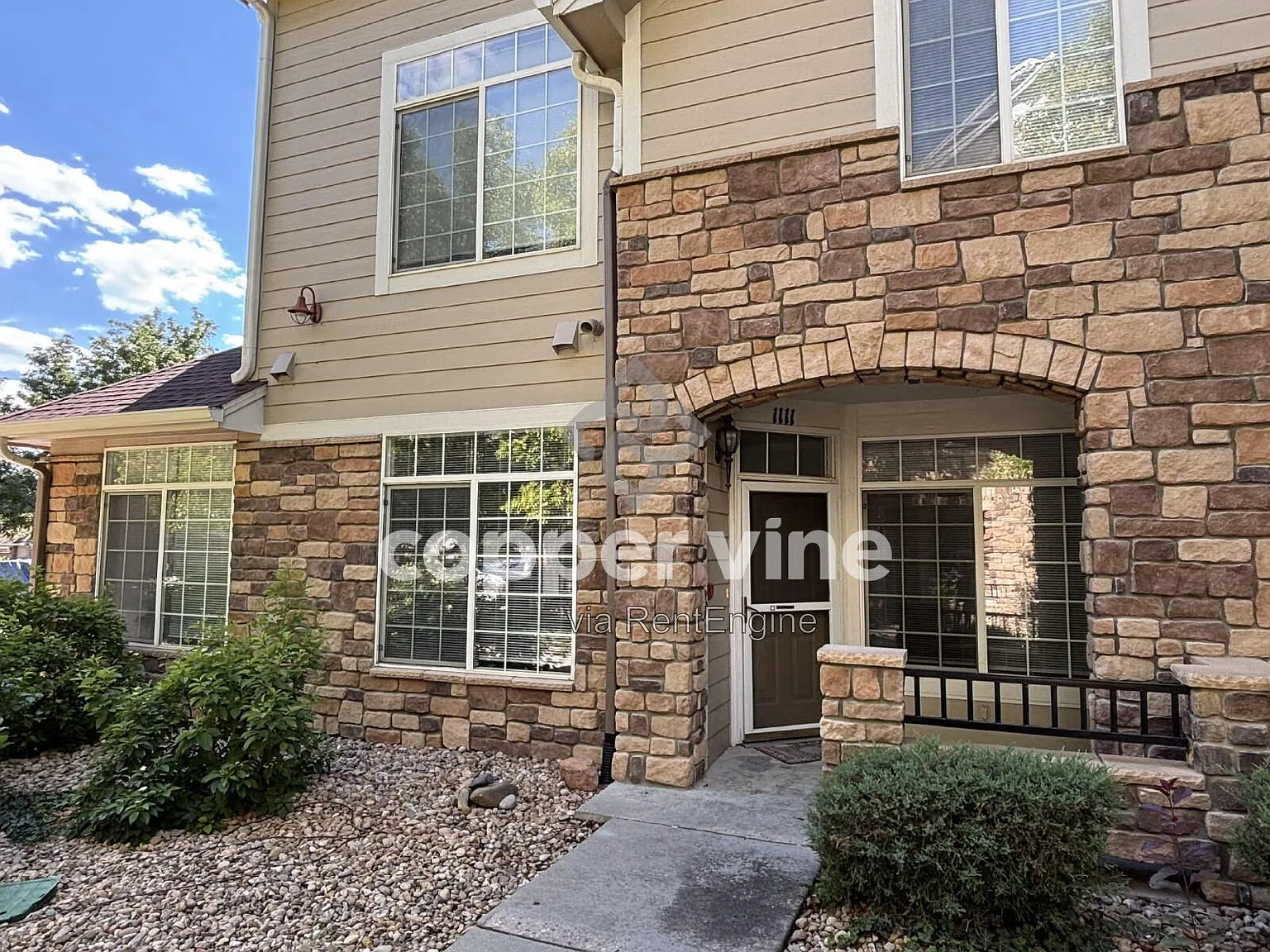2 bed, 2.0 bath, 999 sqft, $1,975 — Photo 1
