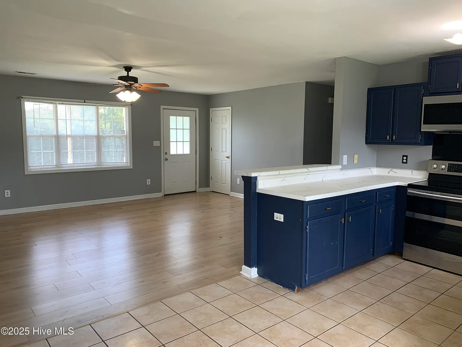 4 bed, 2.0 bath, 1290 sqft, $1,700 — Photo 4