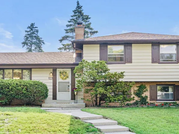 2860 North Park DRIVE, Wauwatosa, WI 53222