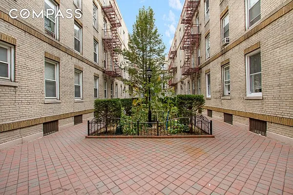 Rented by Compass | media 19