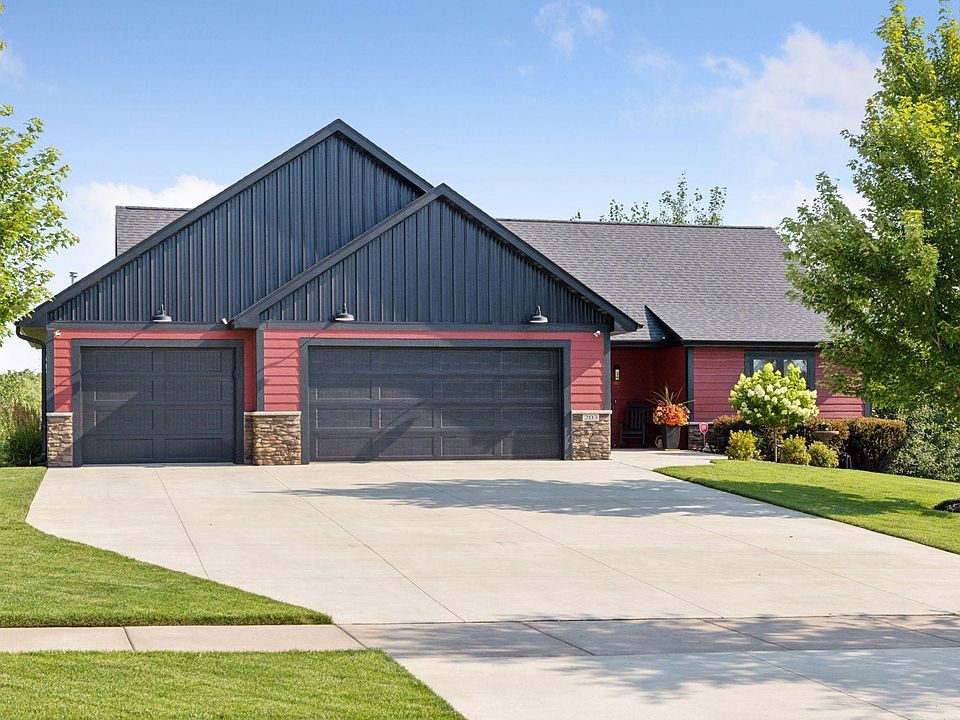 1st image of 203 Vista Cir