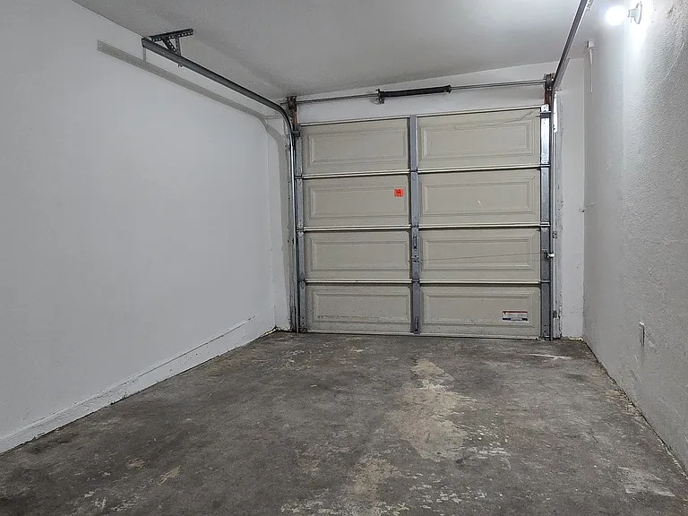 2688 Lake Ave — Photo 20