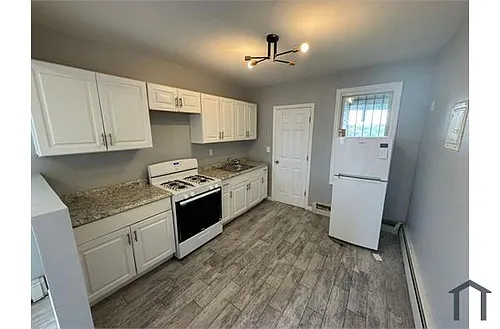 216 Bloomfield Ave #3 Photo 1