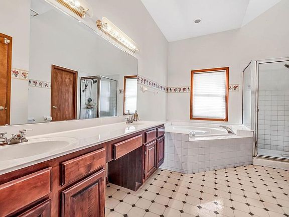 3rd image of 1740 Aspenhill Dr