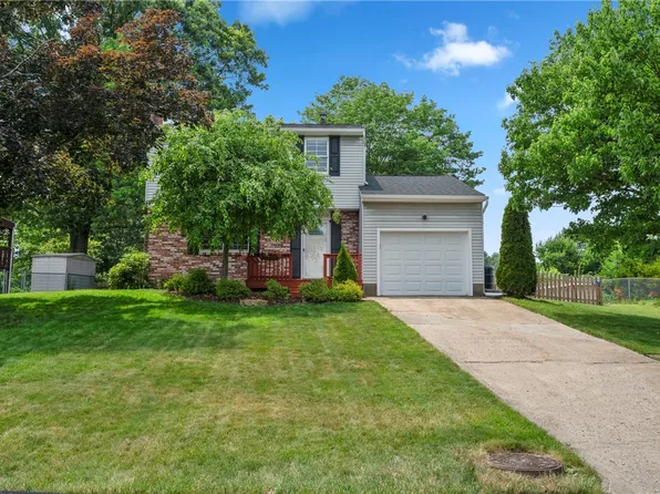 107 Heston Dr, Cranberry Township, PA 16066