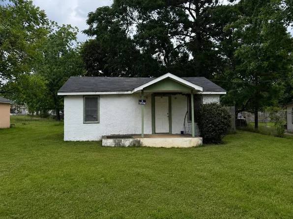 805 Armour Rd, Tifton, GA 31794