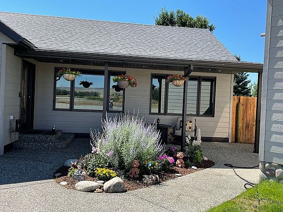 Side patio