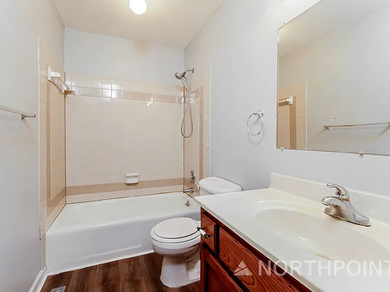3901 SW 10th St — Photo 8