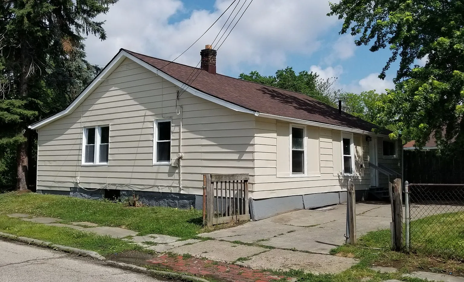 Old Brooklyn - 4 Bedroom Single Family Home — Photo 4