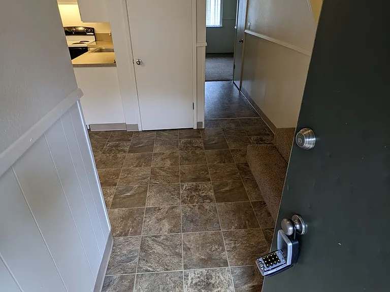 Royal Crest Townhomes — Photo 39