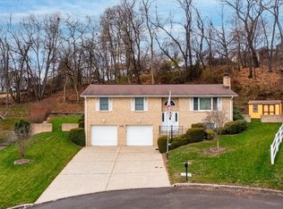 124 Red Oak Ln, Munhall, PA 15120