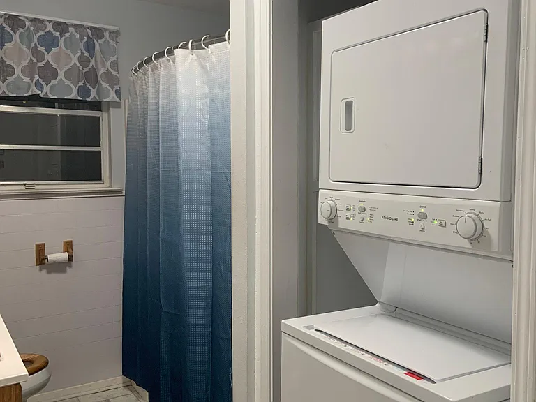 Master Bath - Laundry