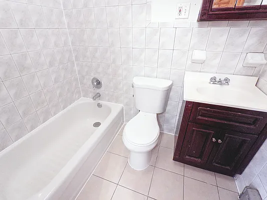 Rented by Highline Residential | media 8