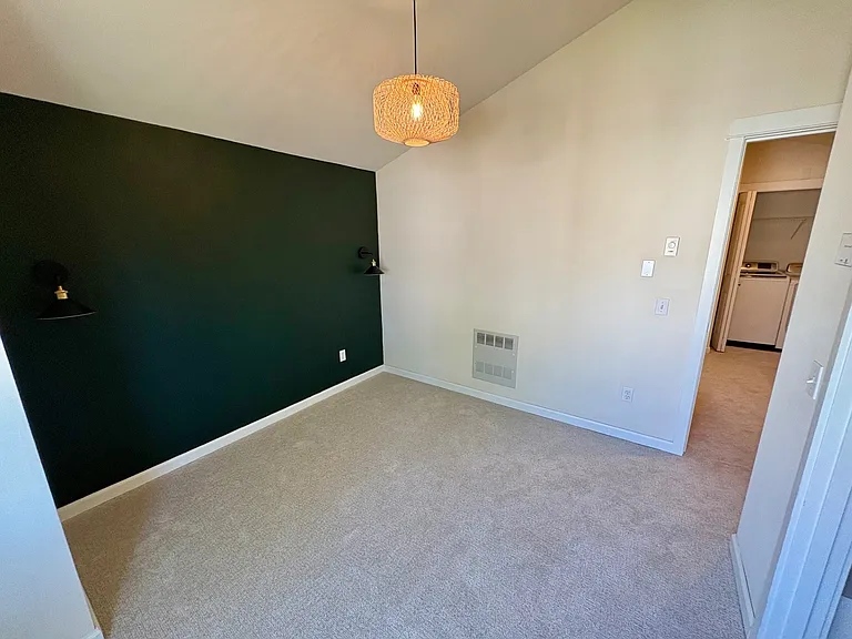 1122 N 92nd St #B — Photo 9