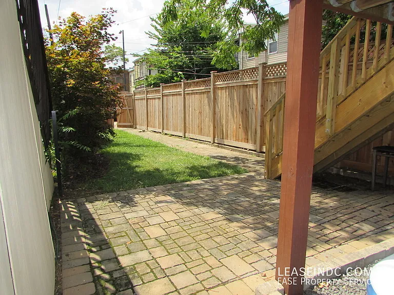 128 Adams St NW — Photo 36