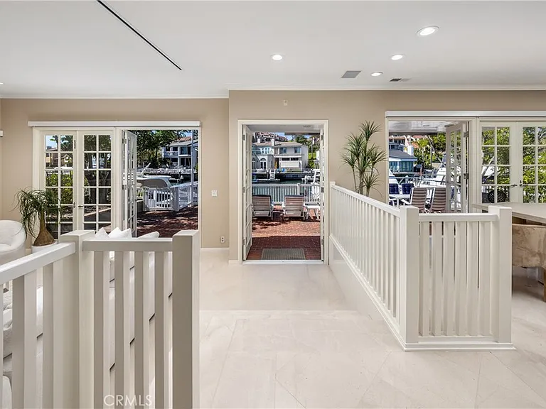 736 Harbor Island Dr — Photo 5