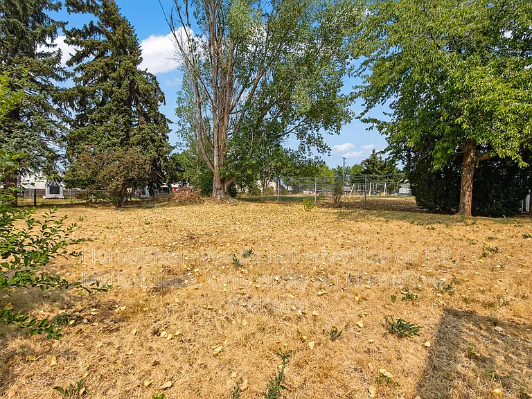 14611 E 13th Ave — Photo 16