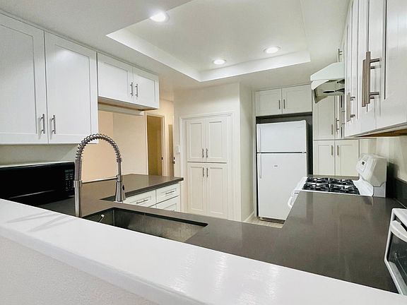 4th image of 2301 Artesia Blvd