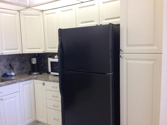 5th image of 306 Wellington Cir E #A
