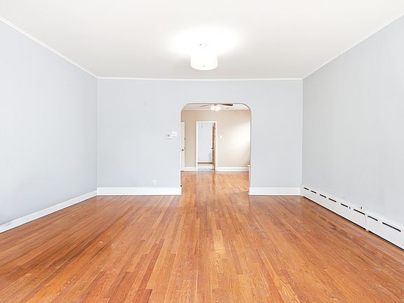 3rd image of 6951 Manse St