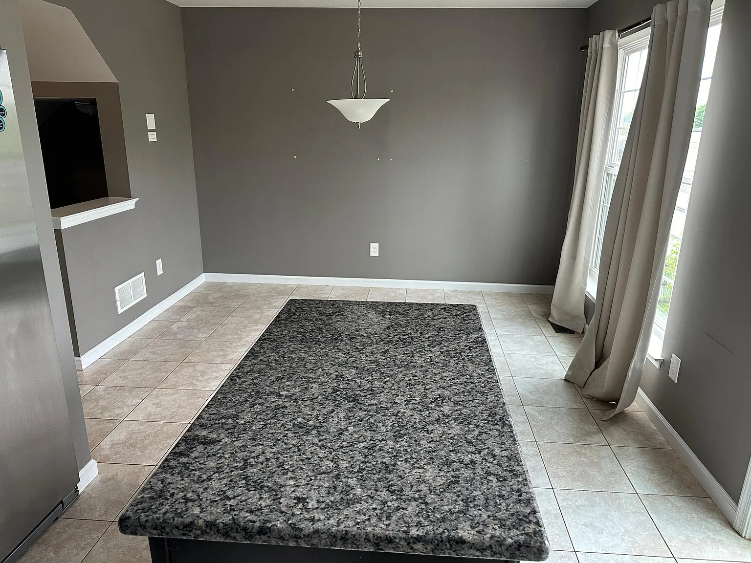 3 bed, 1824 sqft, $2,650 — Photo 4