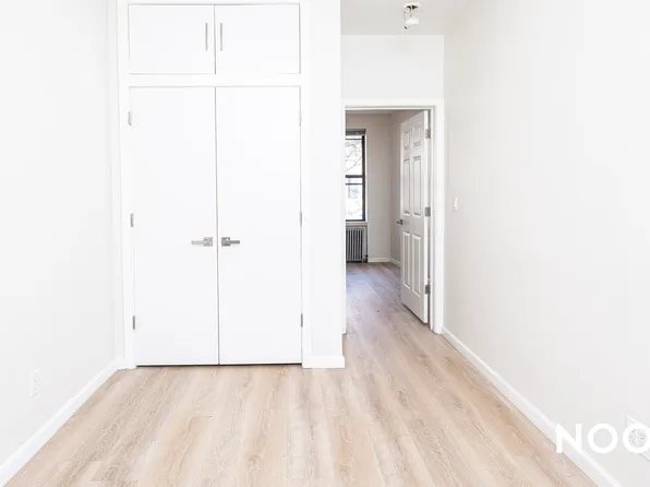 1826 Woodbine Street image 5 of 20