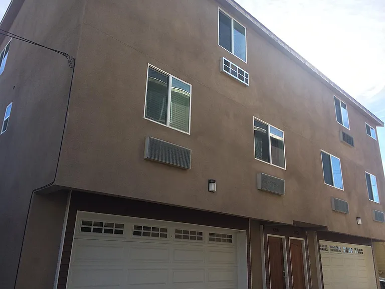 1250 W 37th Dr — Photo 1