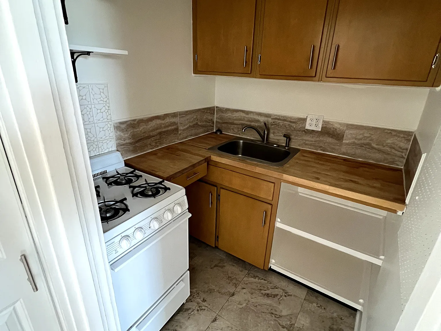 1 bed, $1,050 — Photo 1