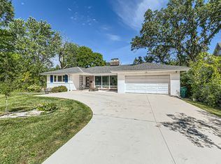 914 Shermer Rd, Northbrook, IL 60062