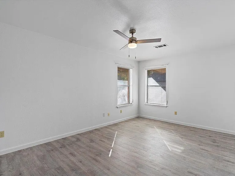 1312 Zephyr Ln — Photo 16
