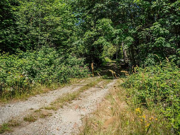 2nd image of 12882 Stone Rd