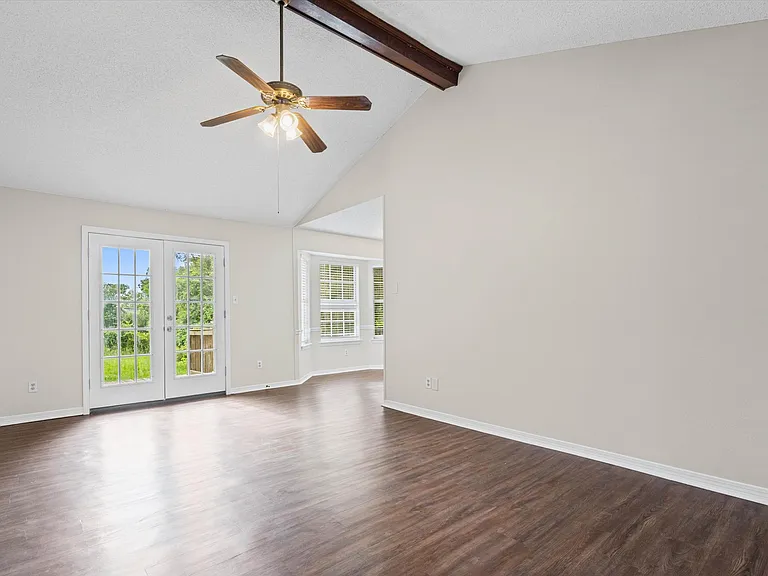 2835 Old Dutch Ct — Photo 2
