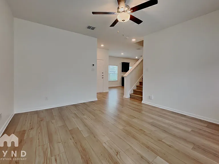 10860 Quinn Ct — Photo 5