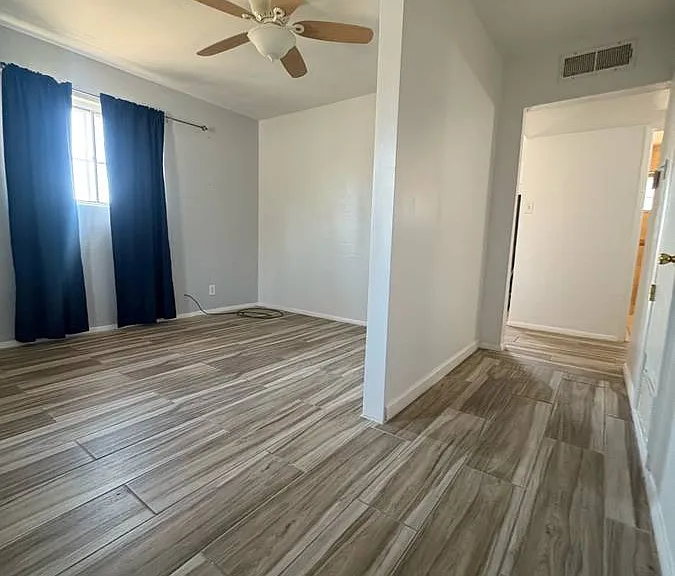 1006 W Yandell Dr — Photo 3