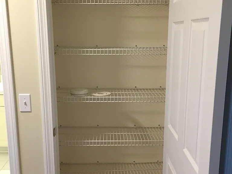 209 Hunyadi Ave — Photo 14