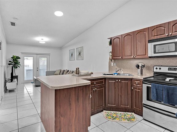4th image of 9035 NW 117th St #0